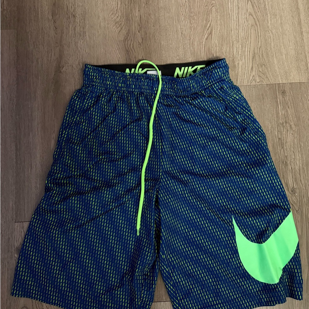 Nike Men's Neon Green and Navy Athletic Shorts